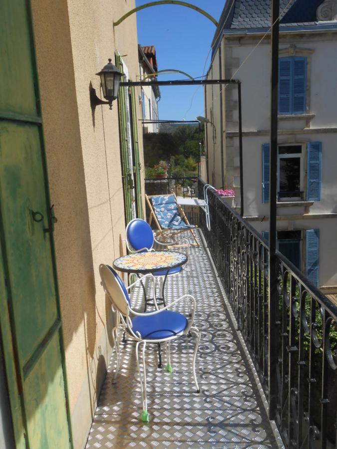 Maison de village spacieuse et agréable Saint-Georges-de-Luzençon Esterno foto