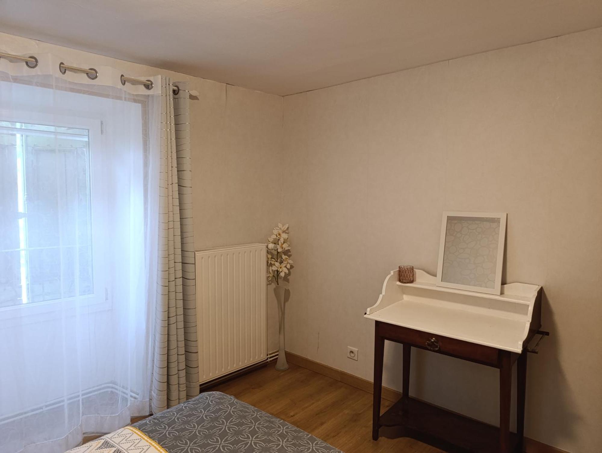 Maison de village spacieuse et agréable Saint-Georges-de-Luzençon Esterno foto