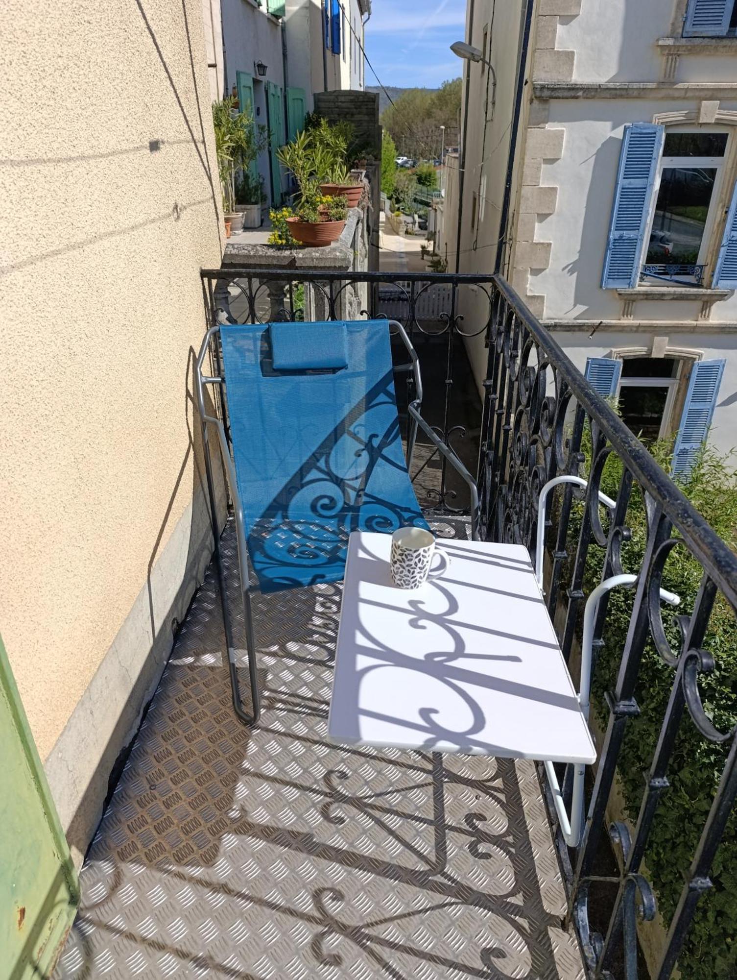 Maison de village spacieuse et agréable Saint-Georges-de-Luzençon Esterno foto
