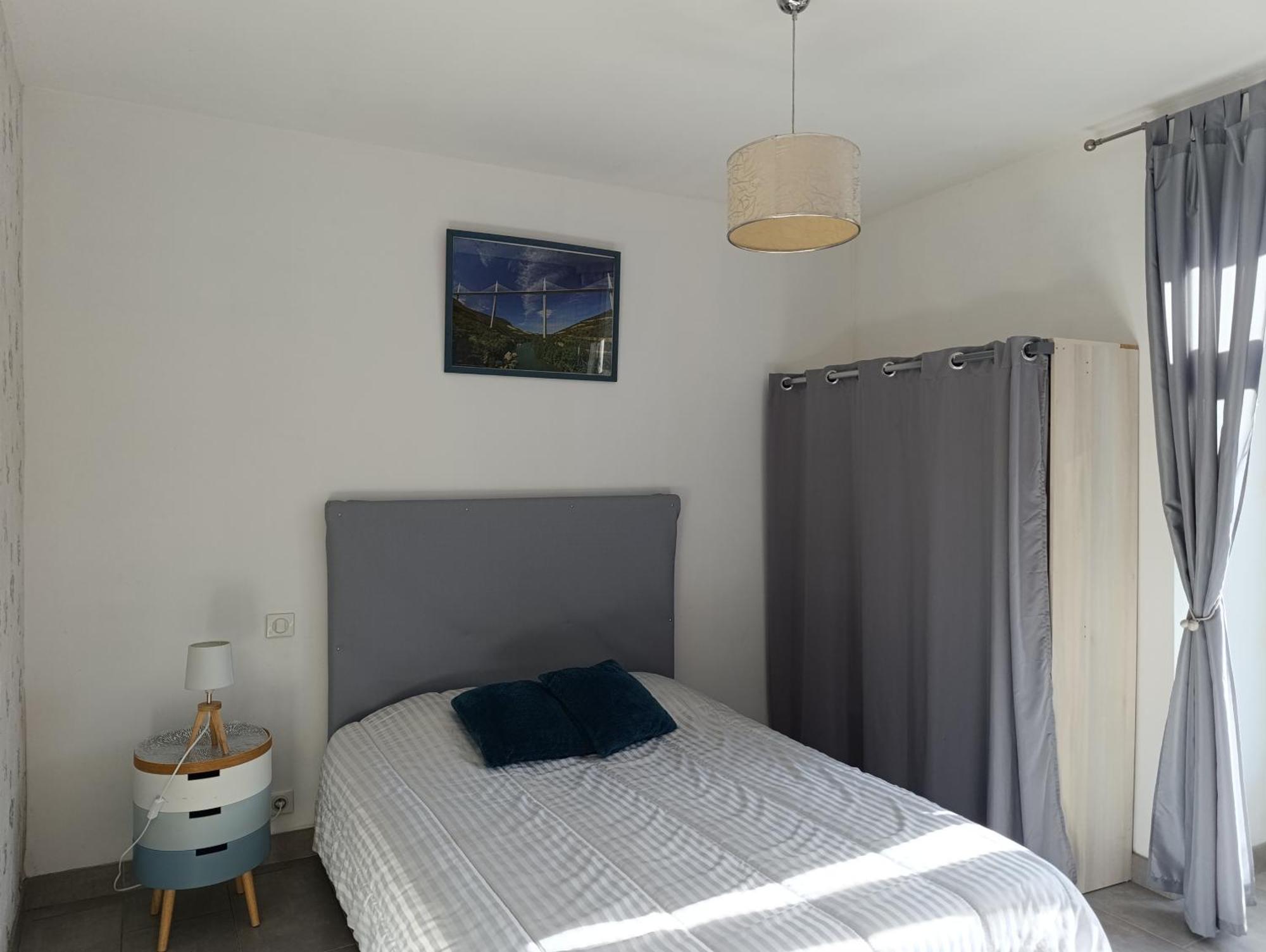 Maison de village spacieuse et agréable Saint-Georges-de-Luzençon Esterno foto